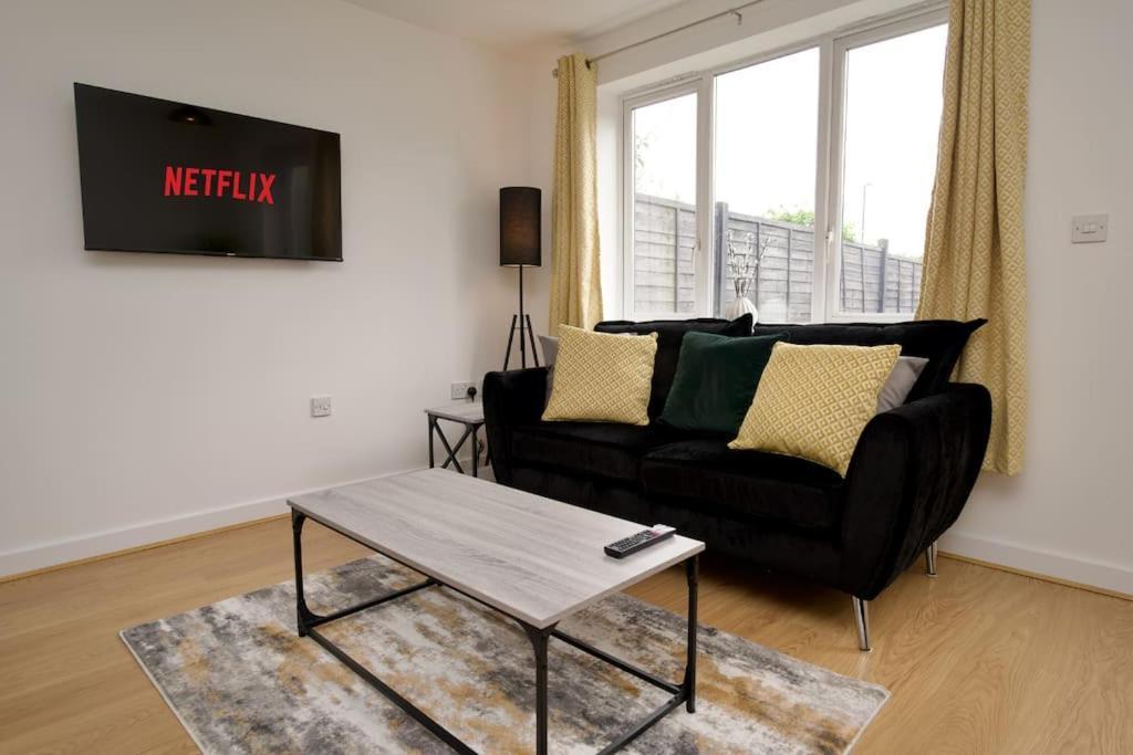 Highley'S Nest - Fully Furnished Gem, Free Private Parking, Sky Tv & Netflix Villa Coventry Exterior photo